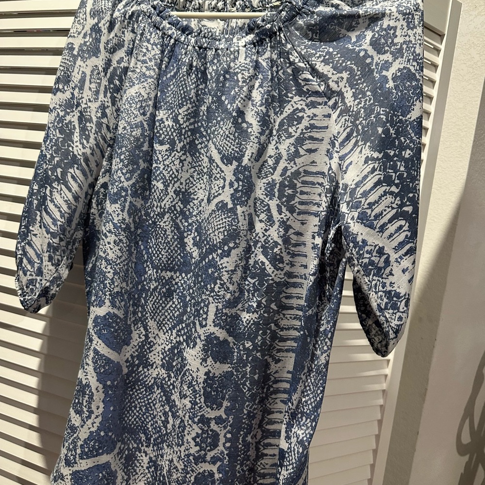 Blue & White Snake Print Women's Top